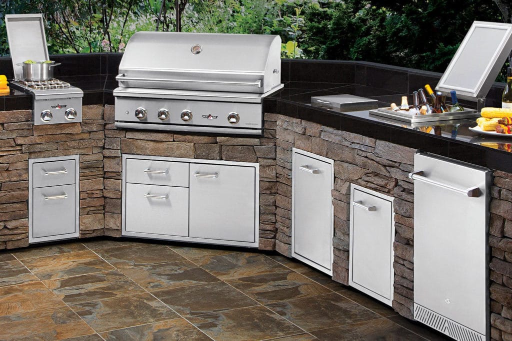 outdoor kitchen